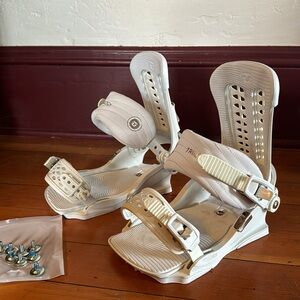 Union Triology White Medium Snowboard Bindings